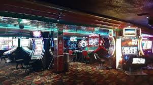 Người chơi Việt Nam trải nghiệm Nổ hũ slot online trên điện thoại di động tại nhà